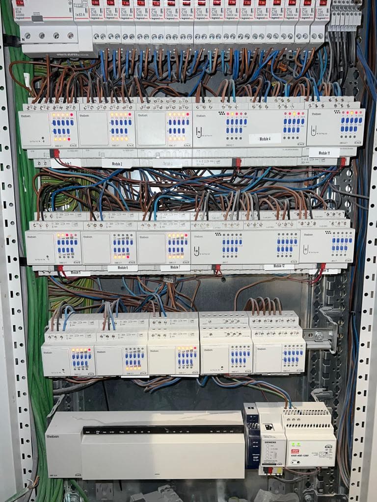 KNX