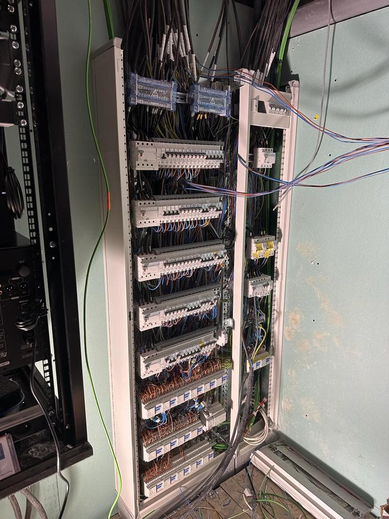 KNX